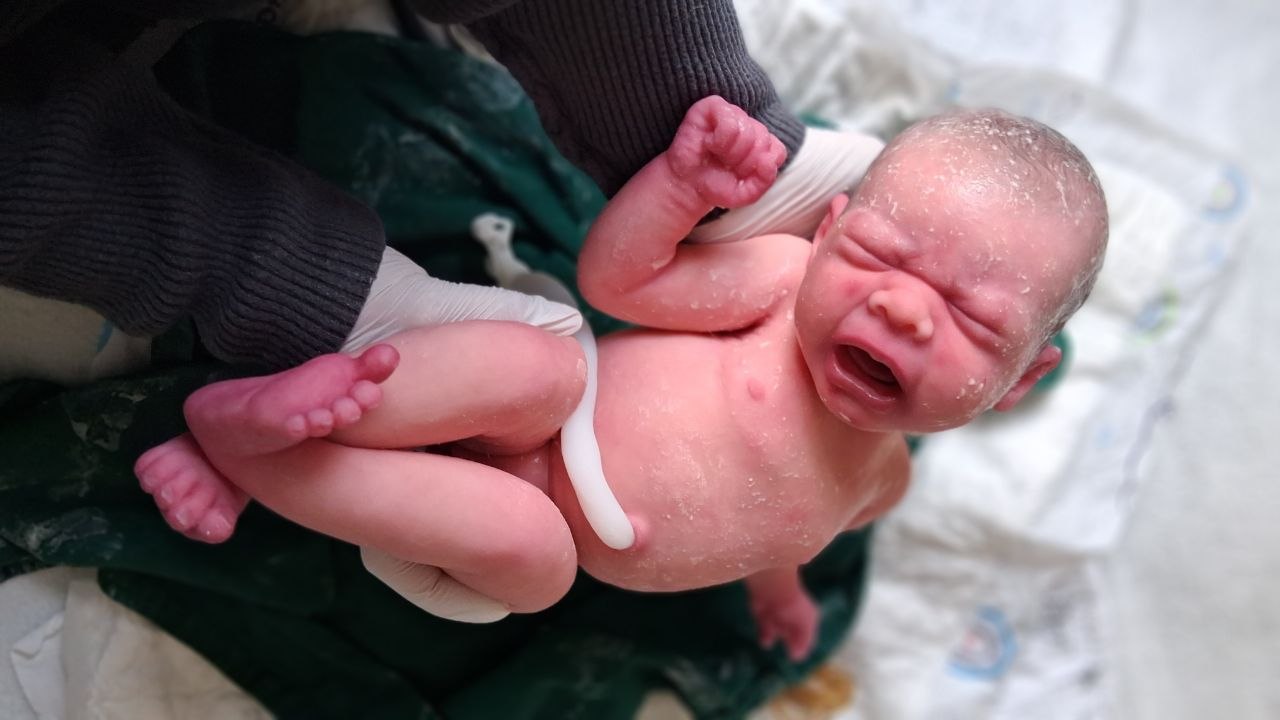 Silikon-Skulptur Vollkörper Baby "Eyda"