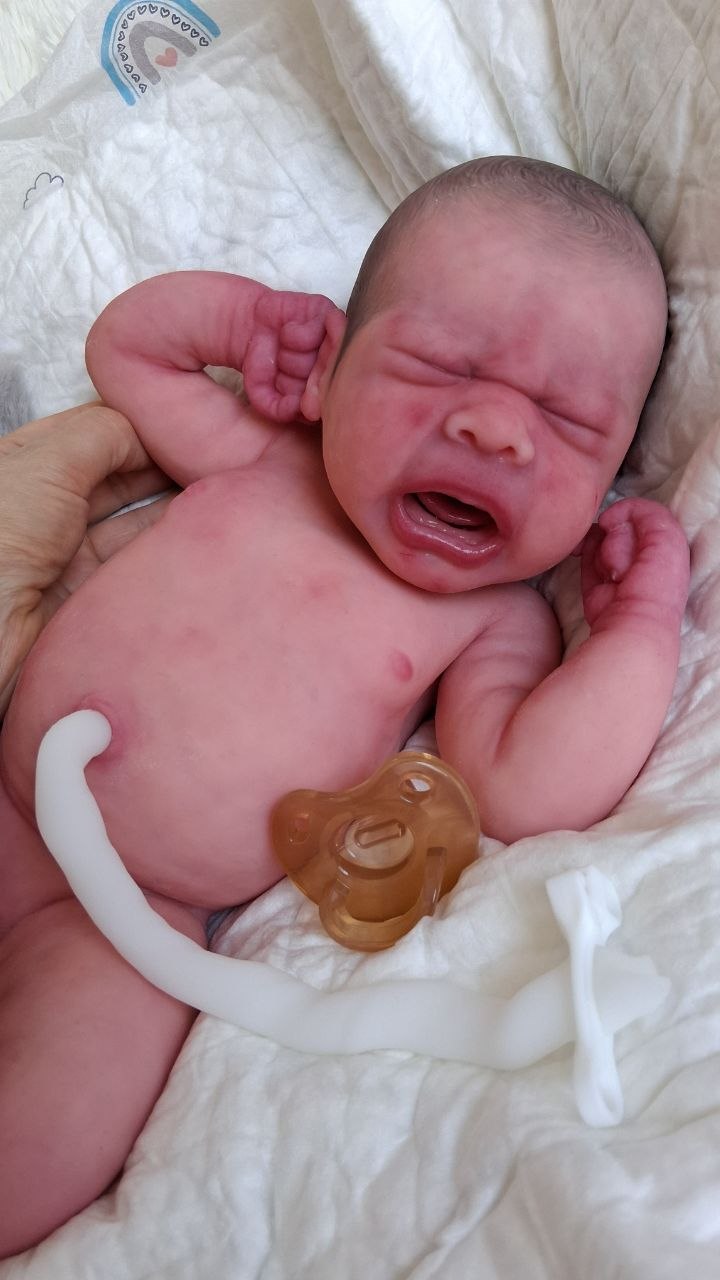 Silikon-Skulptur Vollkörper Baby "Eyda"