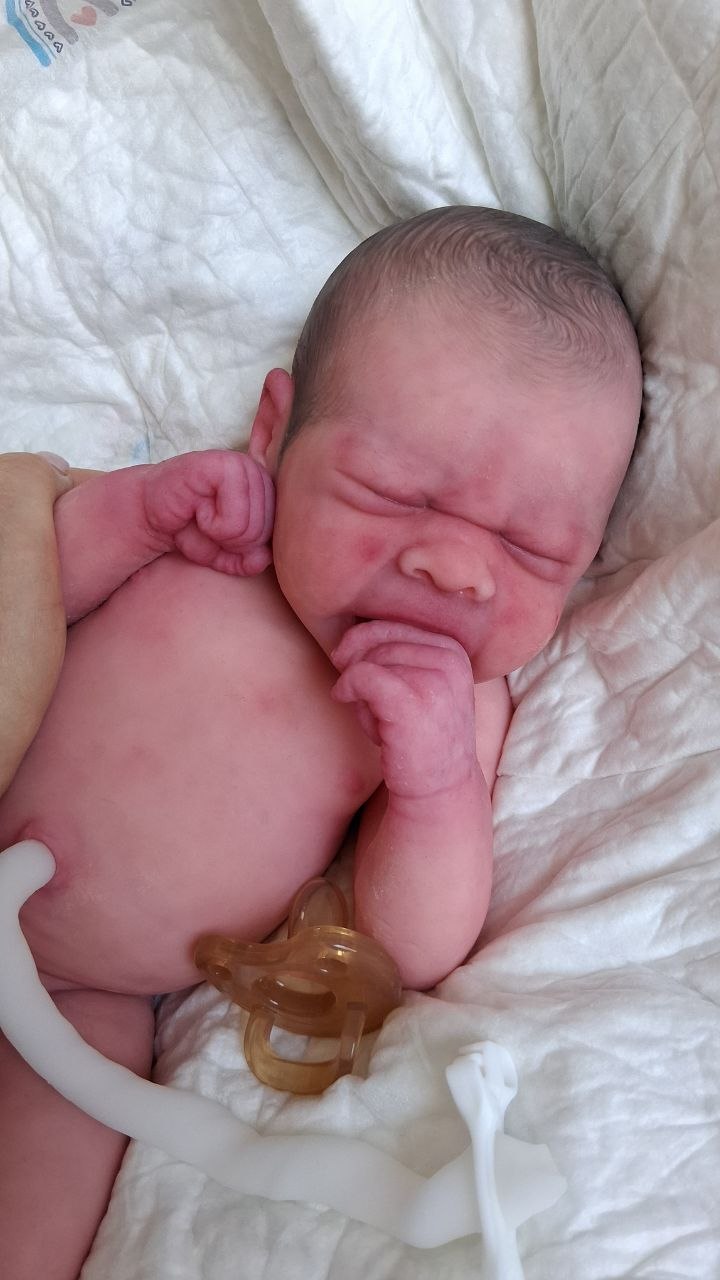 Silikon-Skulptur Vollkörper Baby "Eyda"