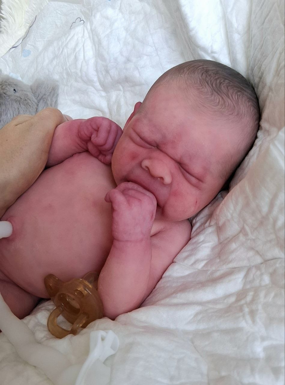 Silikon-Skulptur Vollkörper Baby "Eyda"