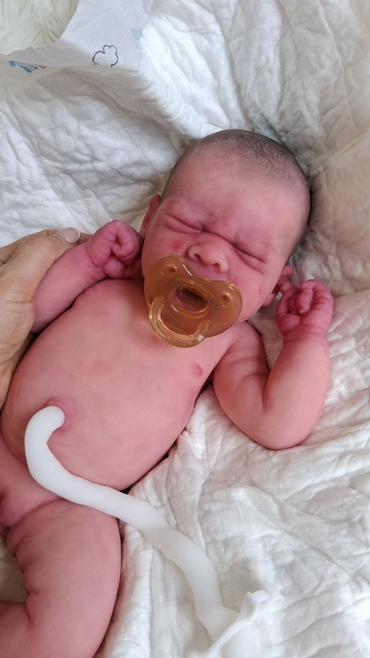 Silikon-Skulptur Vollkörper Baby "Eyda"