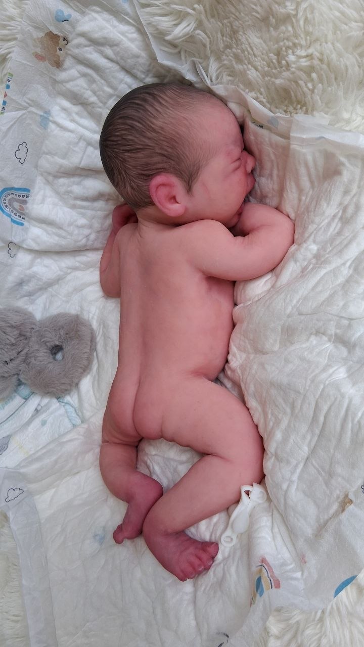 Silikon-Skulptur Vollkörper Baby "Eyda"