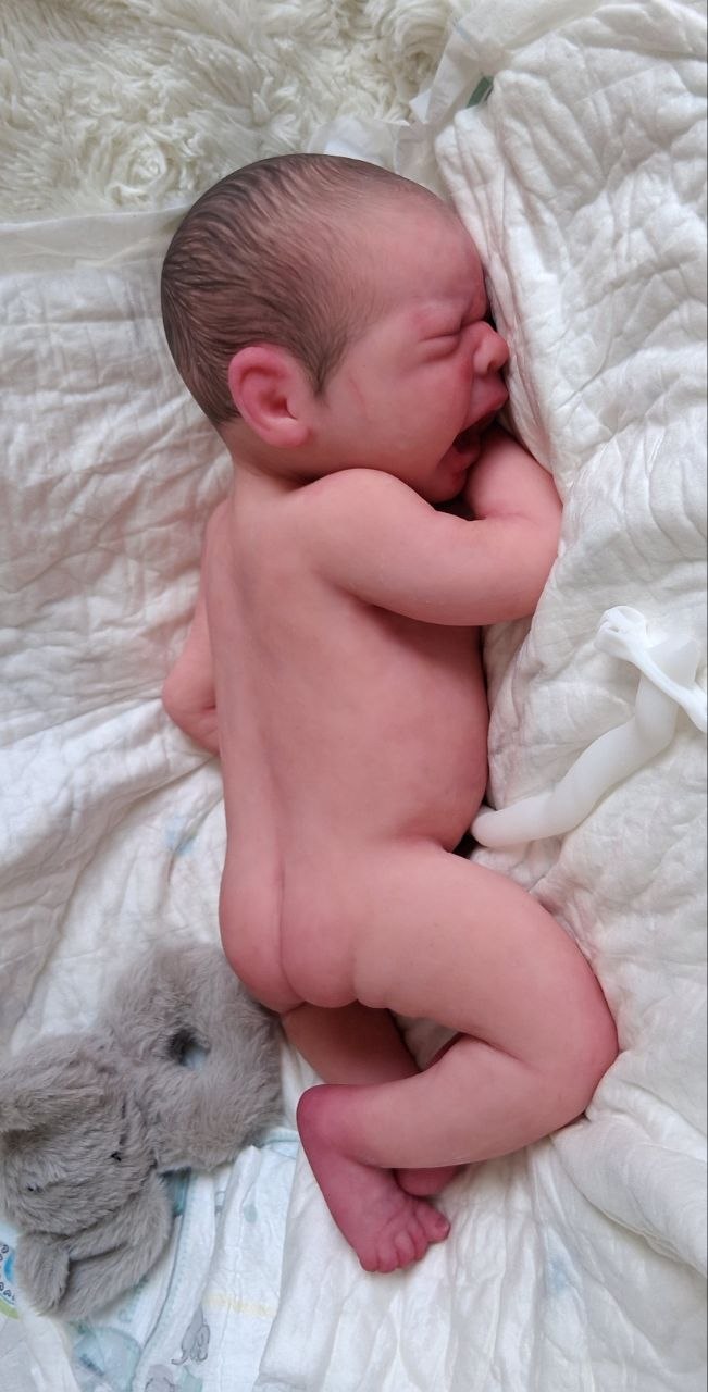 Silikon-Skulptur Vollkörper Baby "Eyda"