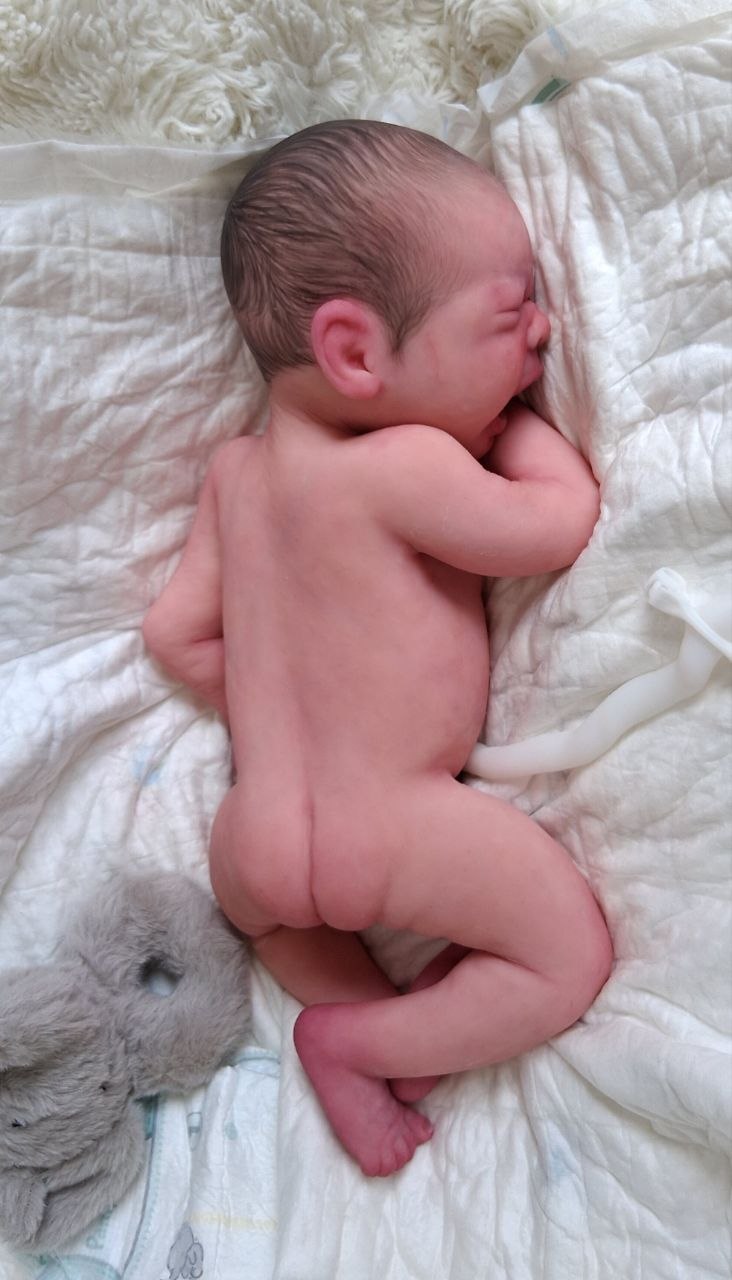Silikon-Skulptur Vollkörper Baby "Eyda"