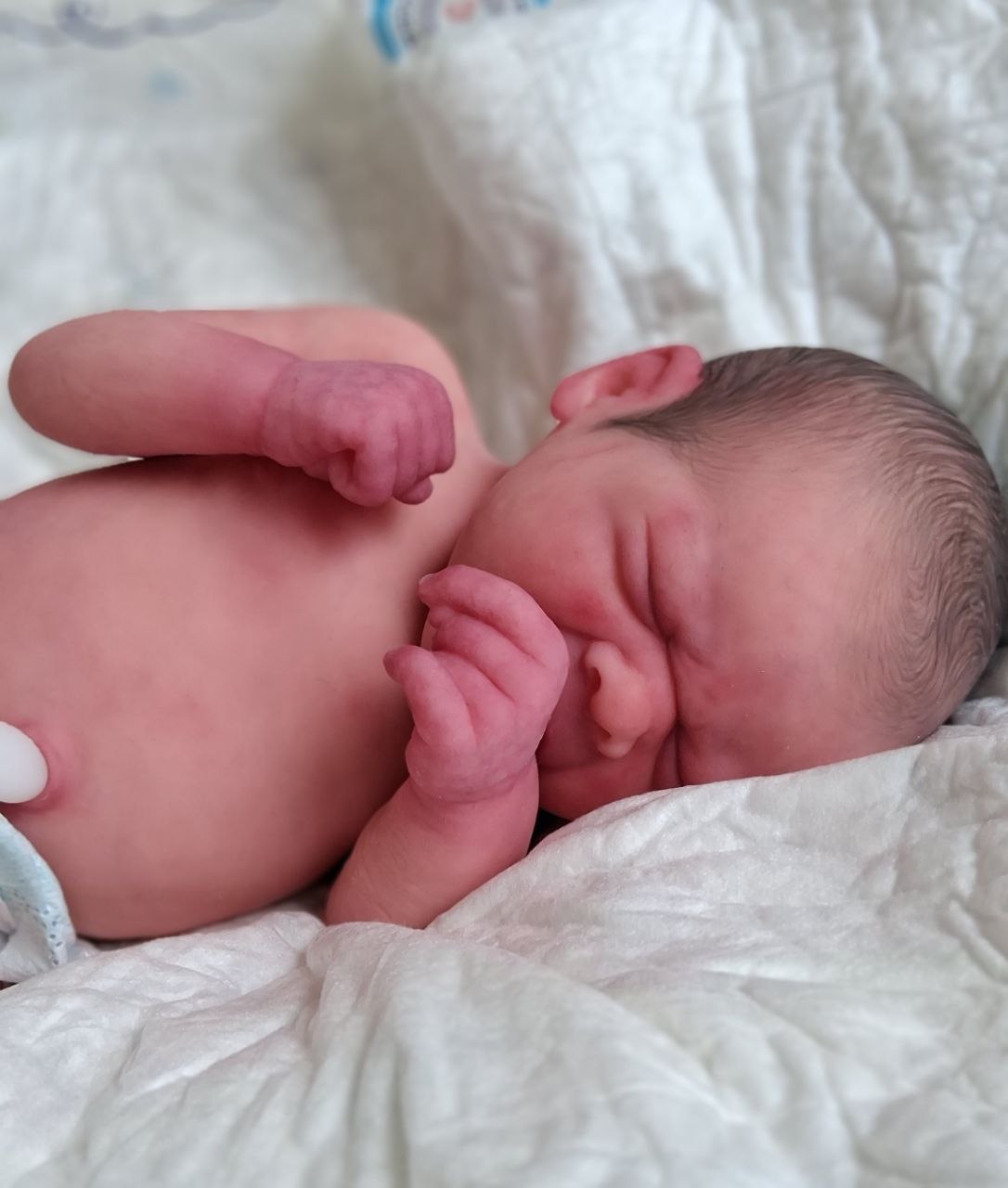Silikon-Skulptur Vollkörper Baby "Eyda"