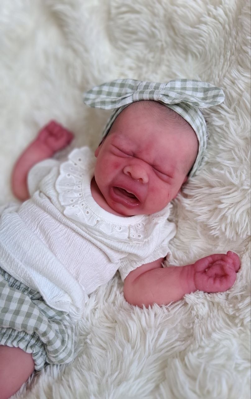 Silikon-Skulptur Vollkörper Baby "Eyda"