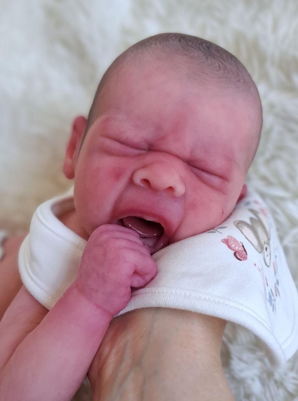 Silikon-Skulptur Vollkörper Baby "Eyda"