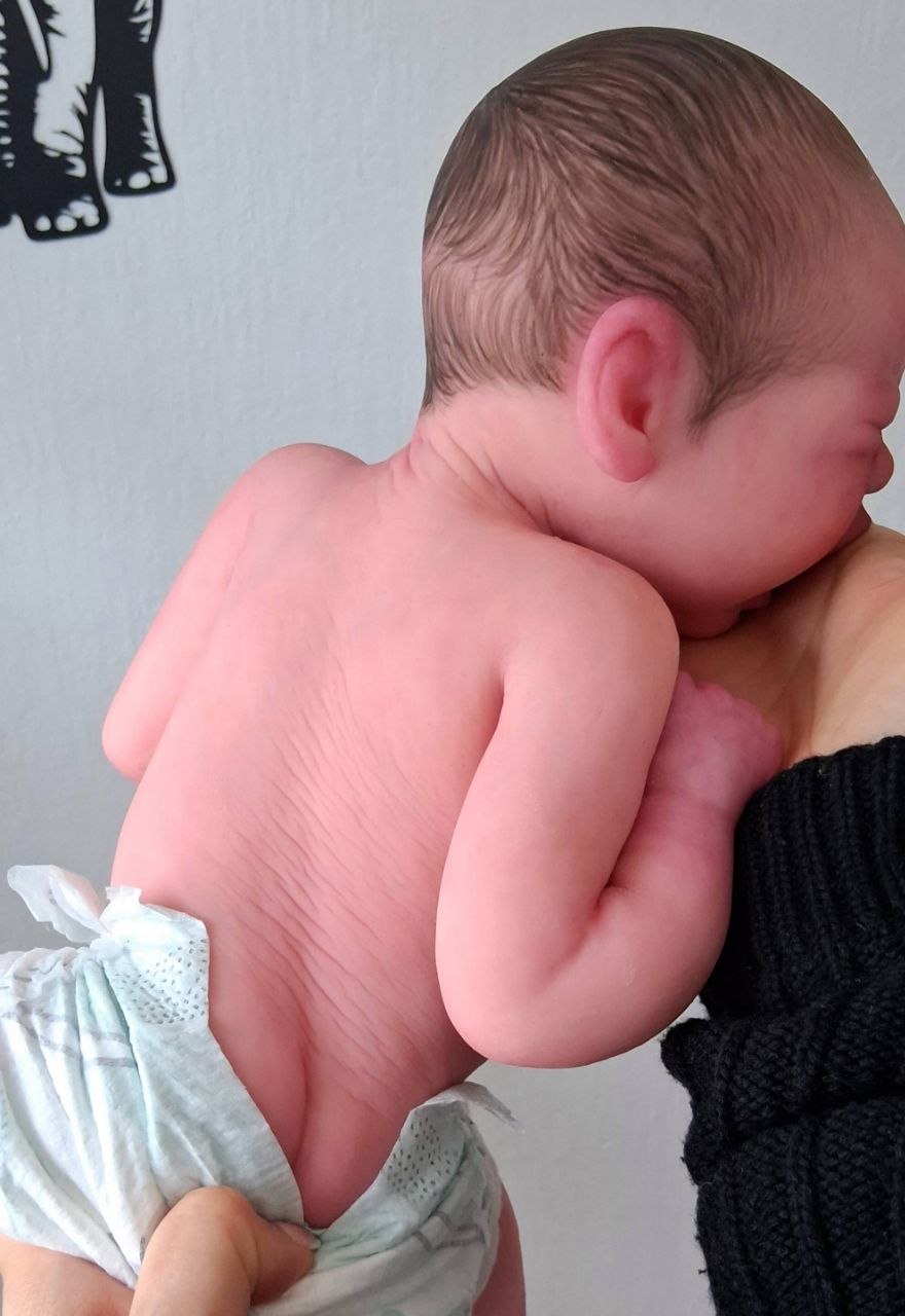 Silikon-Skulptur Vollkörper Baby "Eyda"