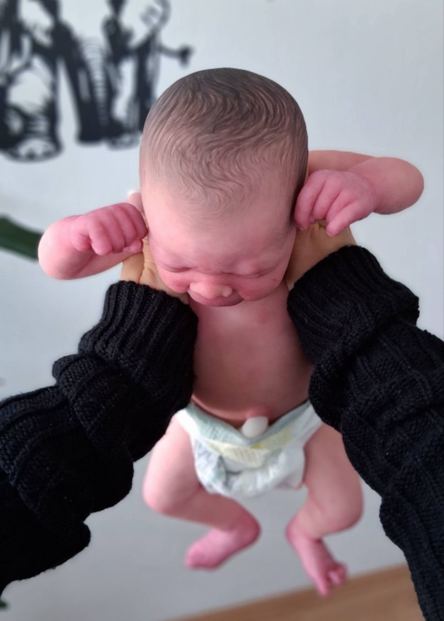 Silikon-Skulptur Vollkörper Baby "Eyda"