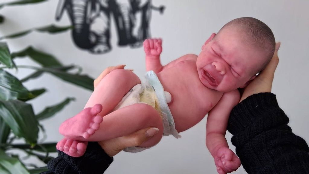 Silikon-Skulptur Vollkörper Baby "Eyda"