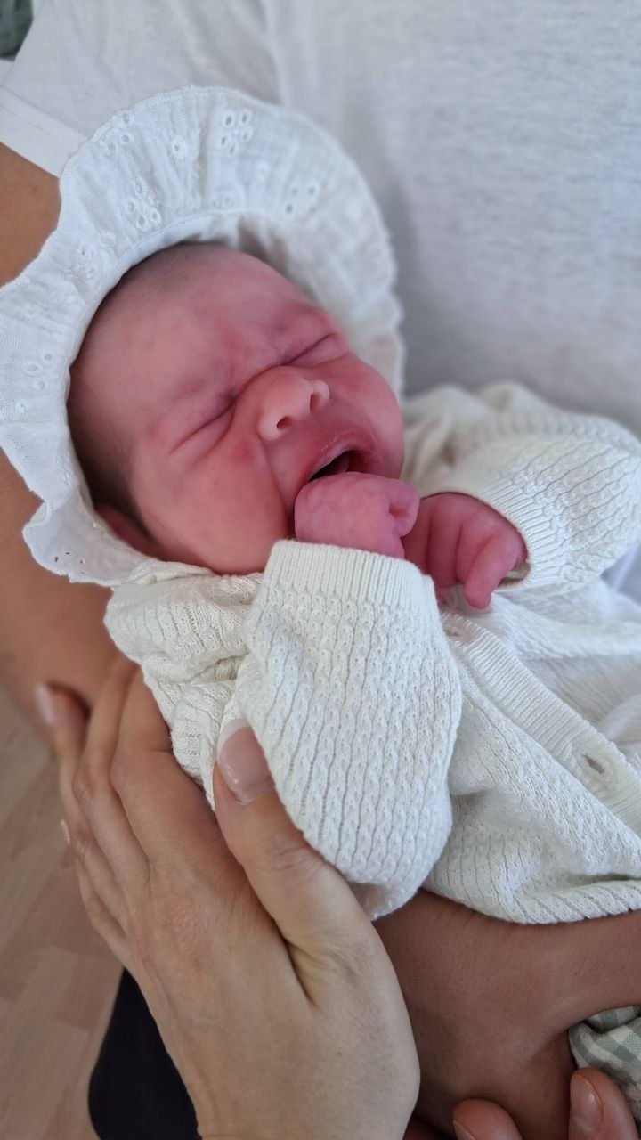 Silikon-Skulptur Vollkörper Baby "Eyda"