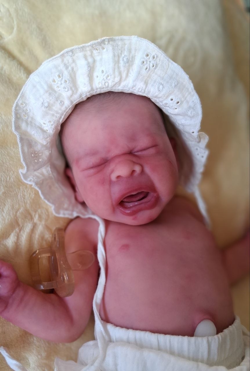 Silikon-Skulptur Vollkörper Baby "Eyda"