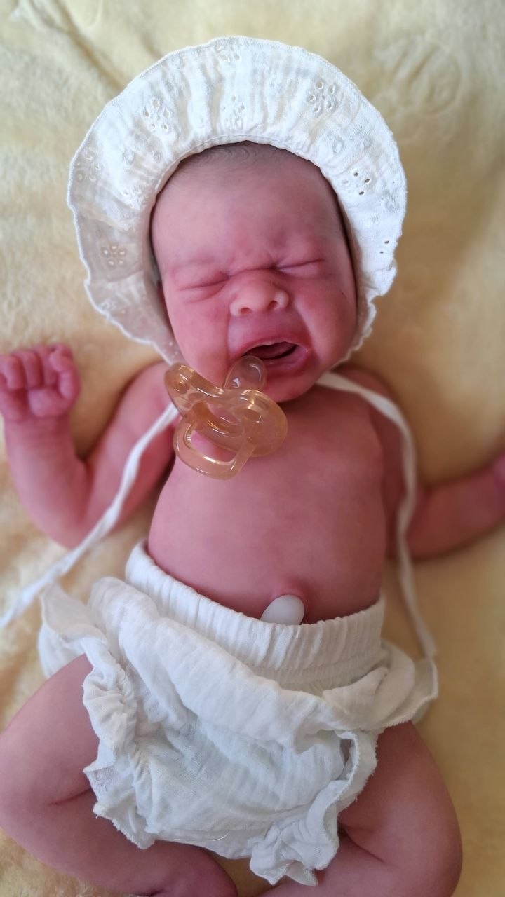 Silikon-Skulptur Vollkörper Baby "Eyda"