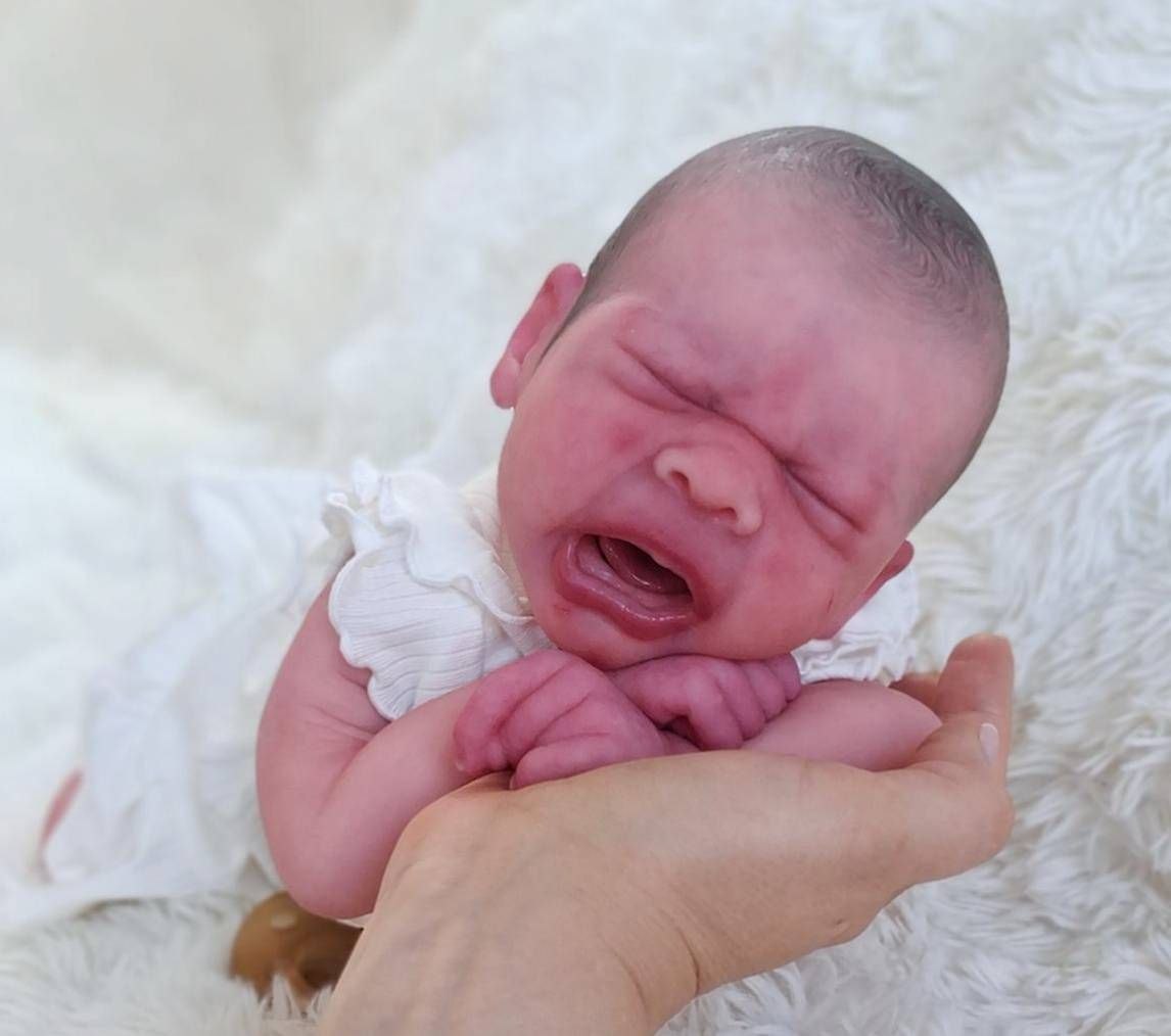Silikon-Skulptur Vollkörper Baby "Eyda"