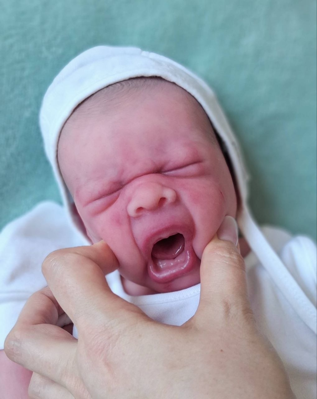 Silikon-Skulptur Vollkörper Baby "Eyda"