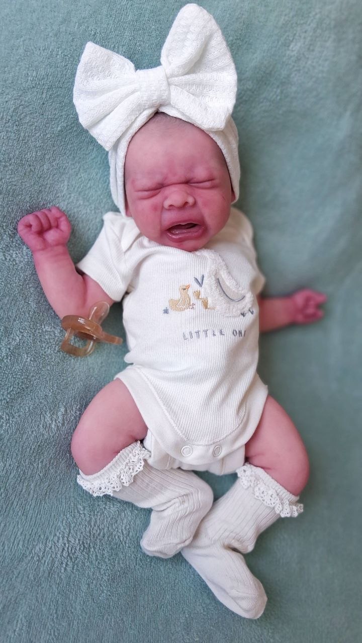 Silikon-Skulptur Vollkörper Baby "Eyda"