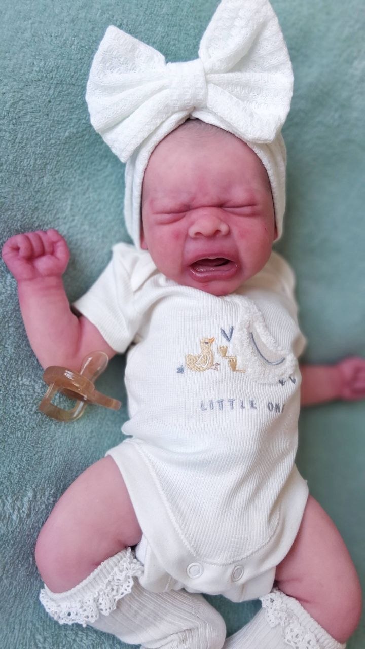 Silikon-Skulptur Vollkörper Baby "Eyda"