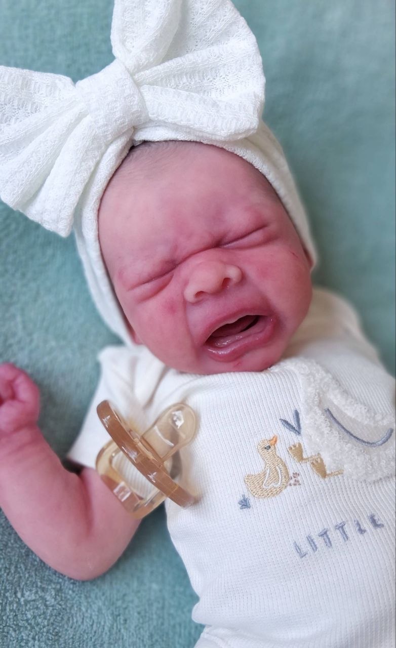 Silikon-Skulptur Vollkörper Baby "Eyda"